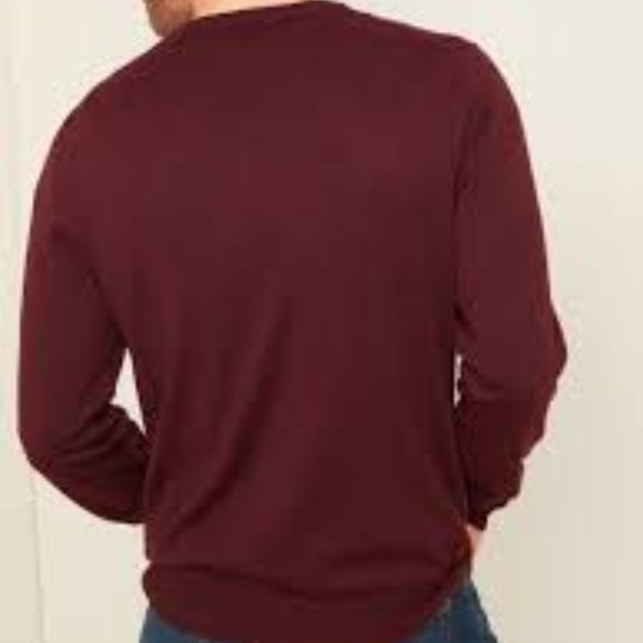 Old Navy Soft-Washed V-Neck Sweater for Men - Picture 2 of 4